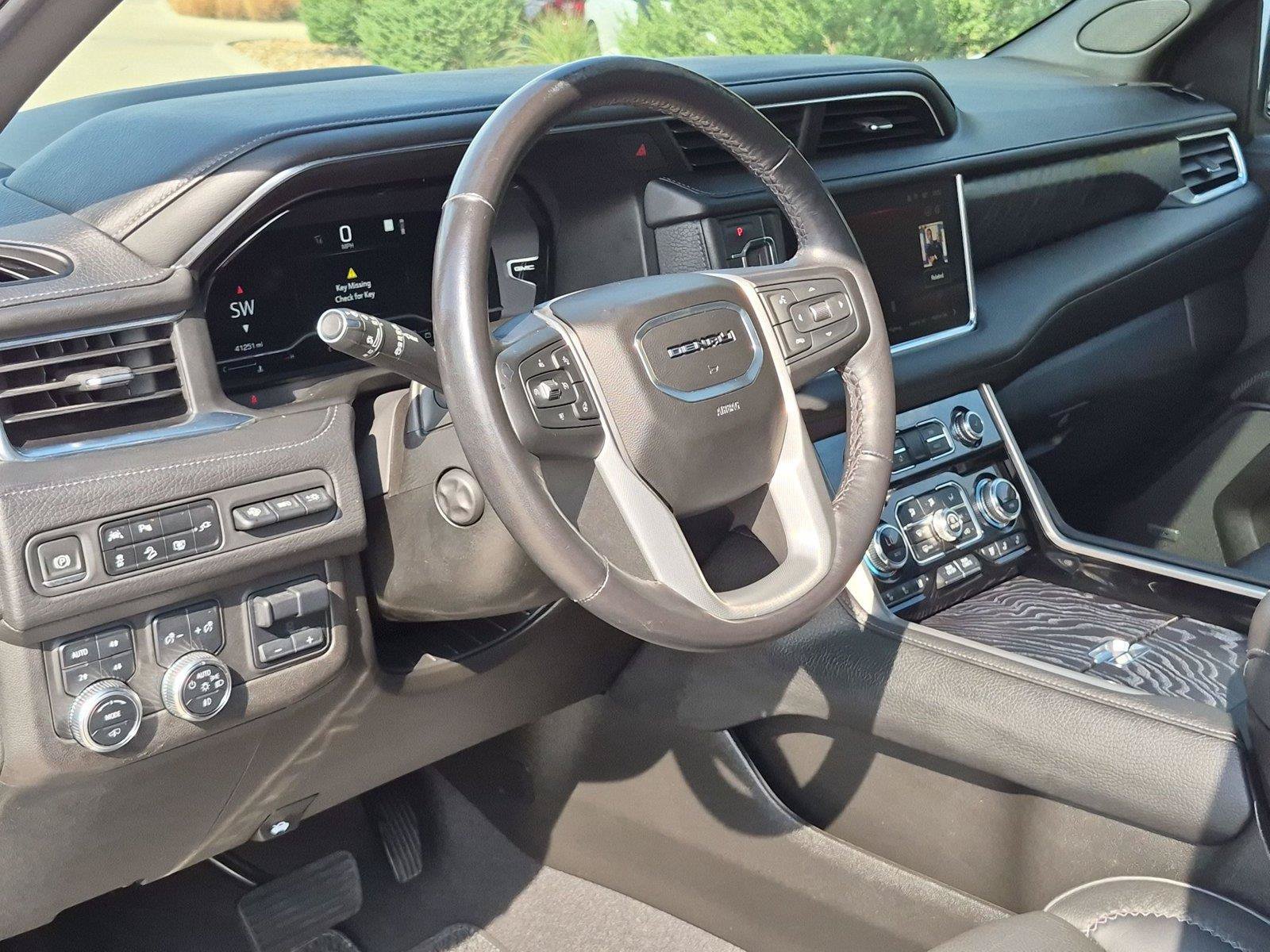 Used 2022 GMC Yukon Denali w/ Denali Ultimate Package AWD/4WD image 10