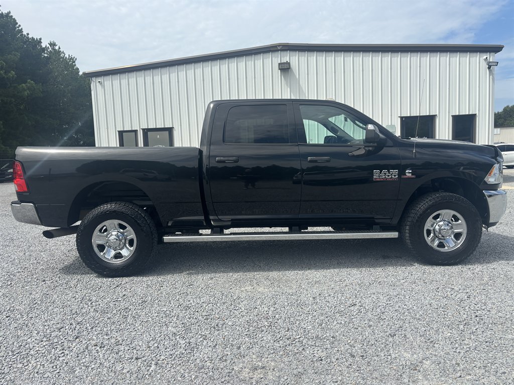 Used 2017 RAM 2500 Tradesman w/ Chrome Appearance Group AWD/4WD image 4