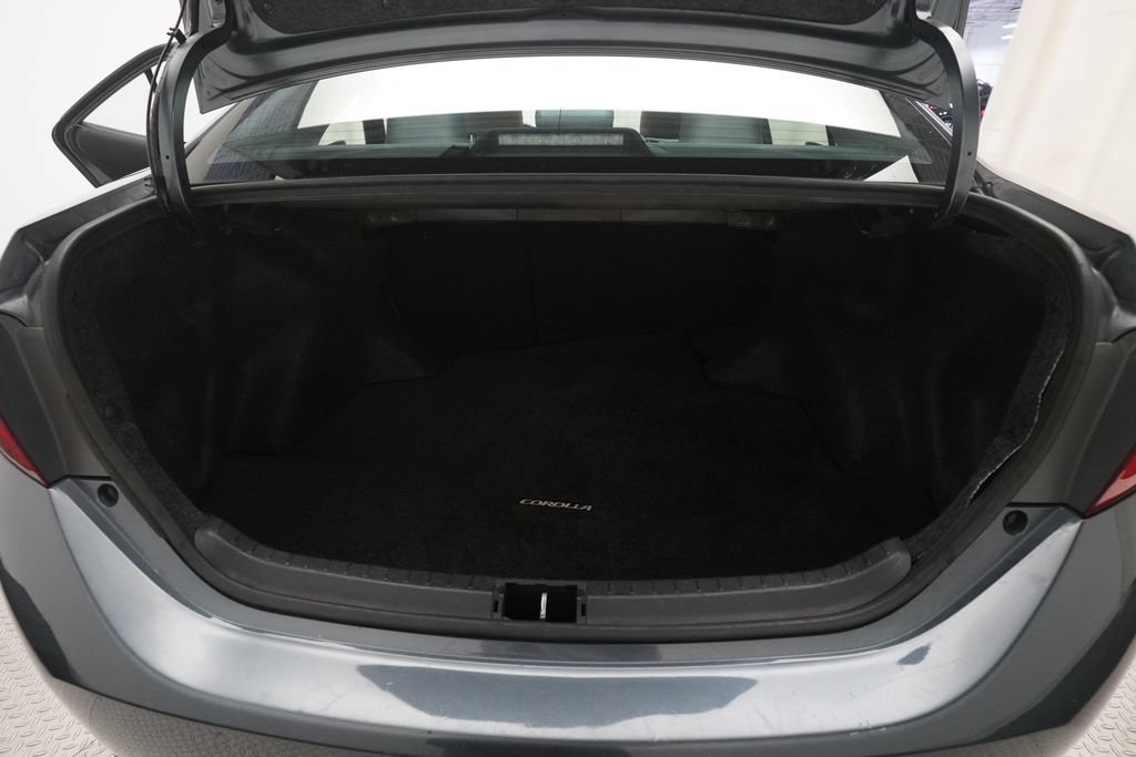 Used 2016 Toyota Corolla LE FWD image 10