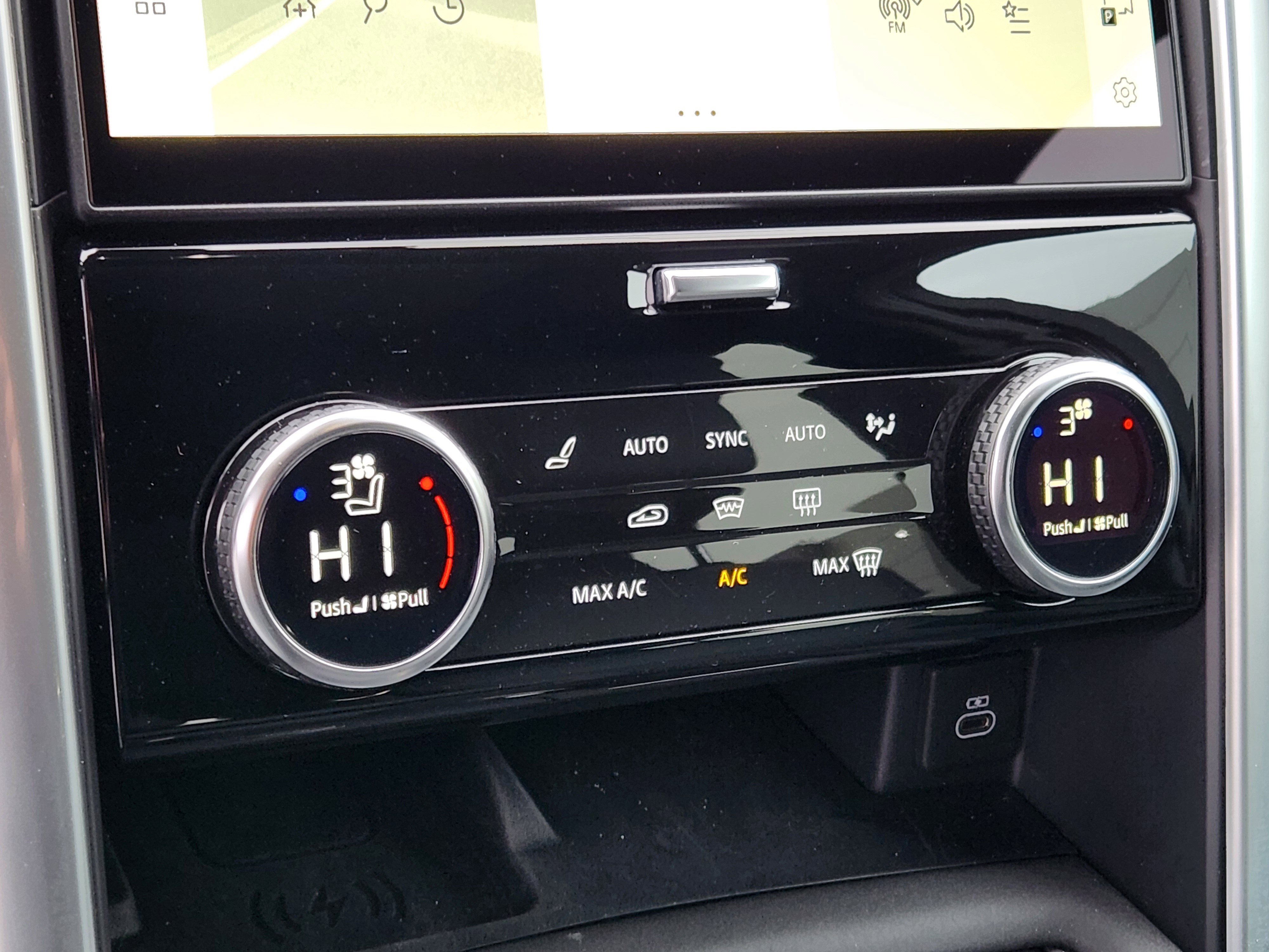 Used 2025 Land Rover Discovery S image 20