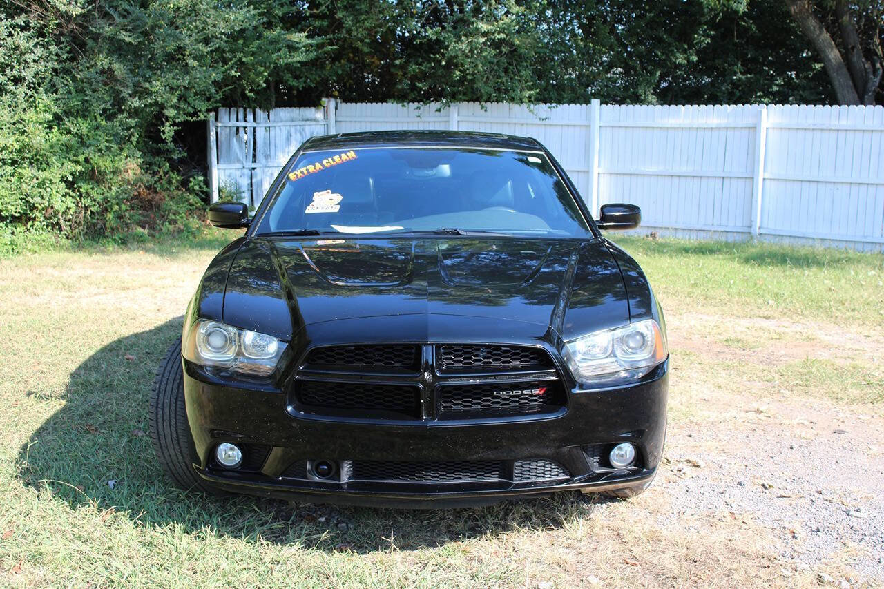 Used 2013 Dodge Charger SXT Plus image 2