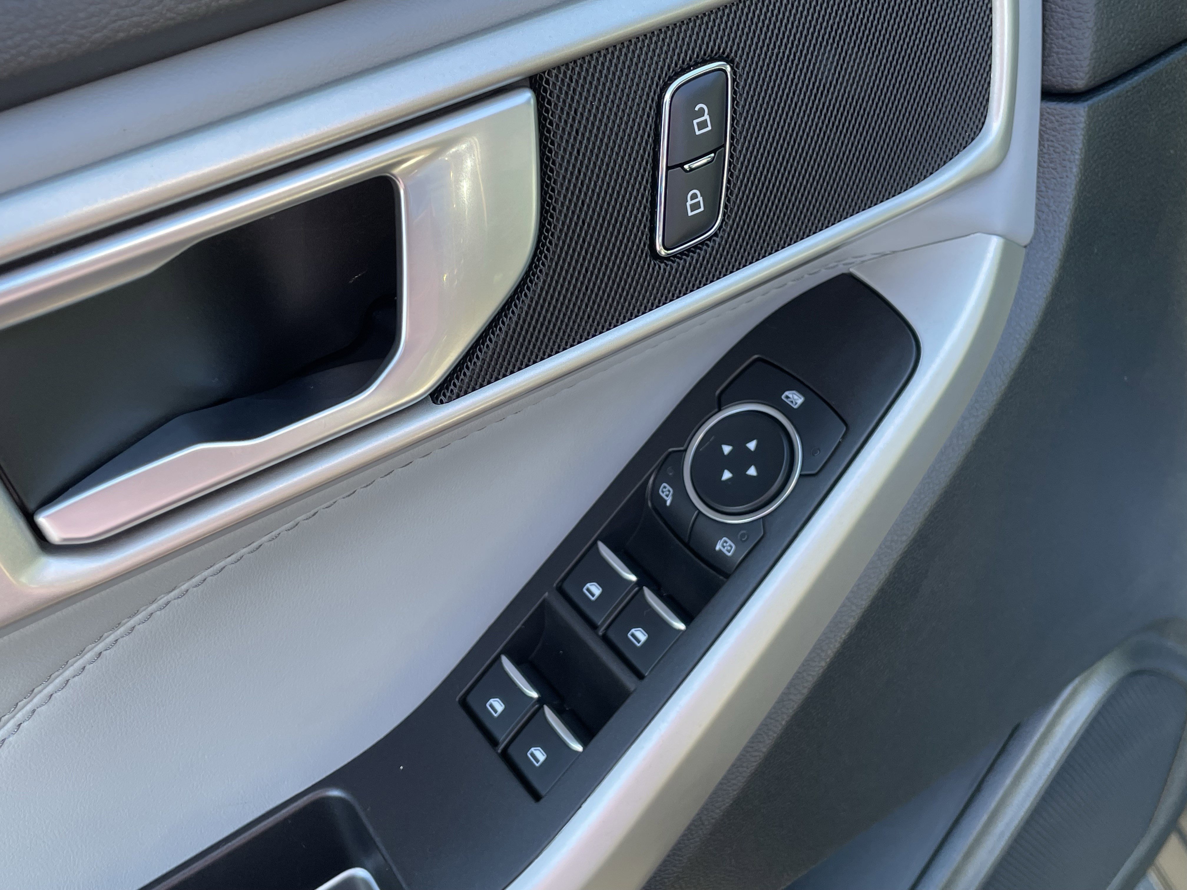 Used 2023 Ford Explorer XLT w/ Equipment Group 202A image 13