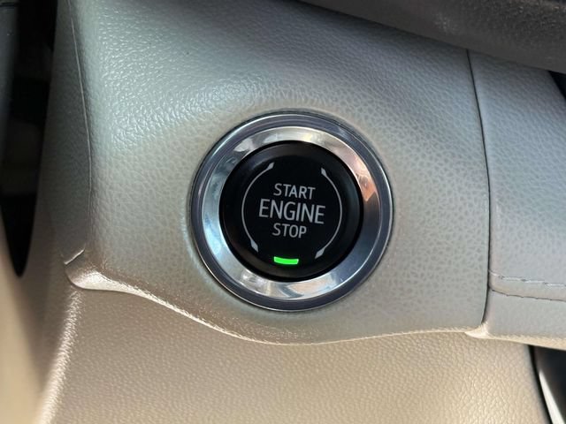 Used 2023 Buick Envision Avenir AWD/4WD image 23
