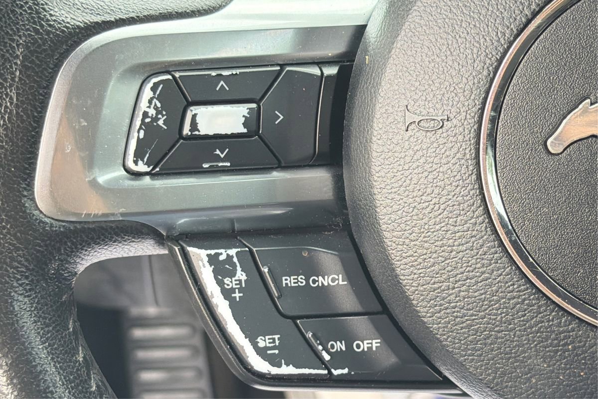 Used 2016 Ford Mustang Coupe RWD image 29