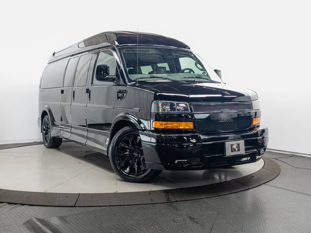 Used 2026 Chevrolet Express 2500 Extended w/ Driver Convenience Package RWD image 1