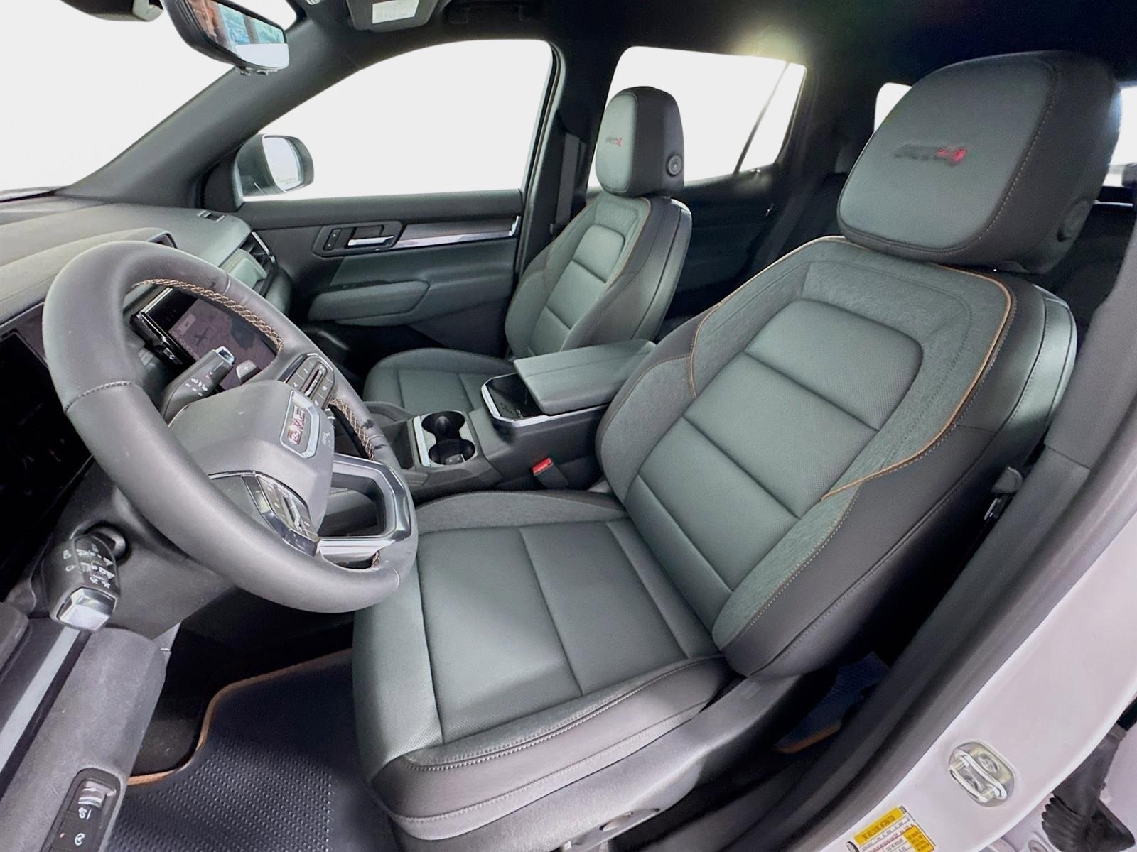 New 2026 GMC Terrain AT4 w/ Convenience Package III AWD/4WD image 11