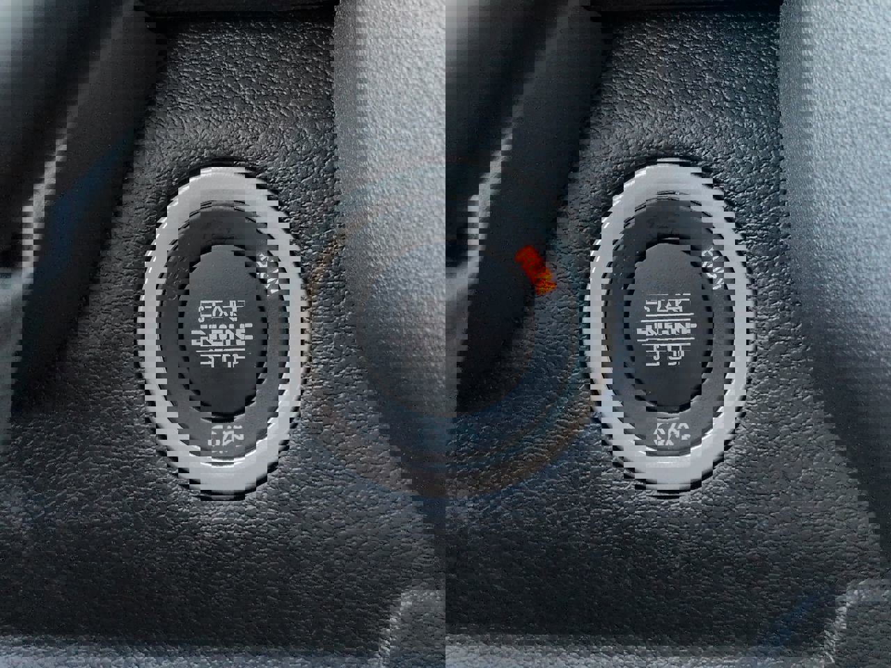 Used 2025 RAM 3500 Laramie AWD/4WD image 30