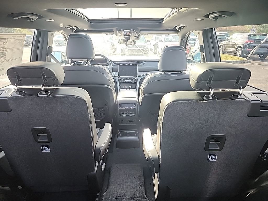 New 2025 Jeep Grand Cherokee L Limited w/ Black Appearance Package image 21