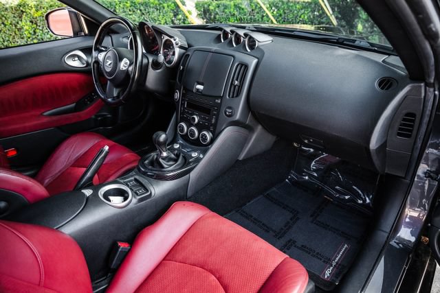 Used 2010 Nissan 370Z Touring w/ Sport Pkg RWD image 21