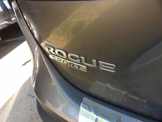 Used 2022 Nissan Rogue Sport SV image 17