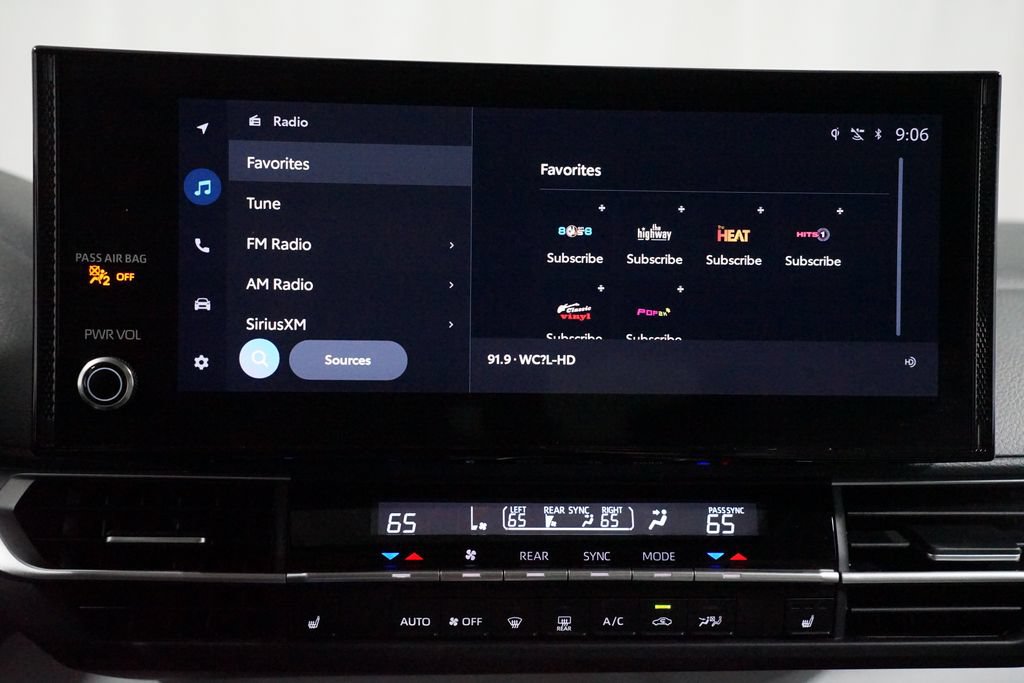 Certified 2025 Toyota Sienna XLE FWD image 18
