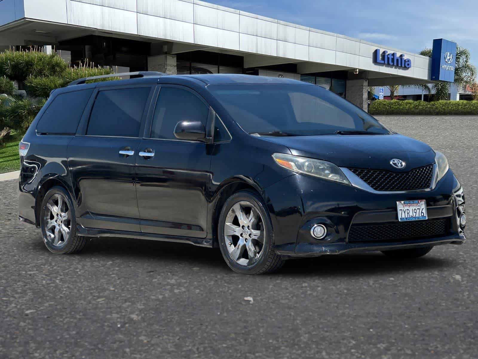 Used 2015 Toyota Sienna SE FWD image 10