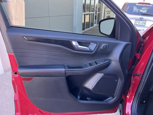 Used 2022 Ford Escape SEL w/ SEL Stealth AWD Package image 13