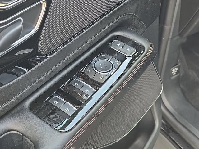 Used 2024 Lincoln Aviator AWD w/ Premium Package image 9
