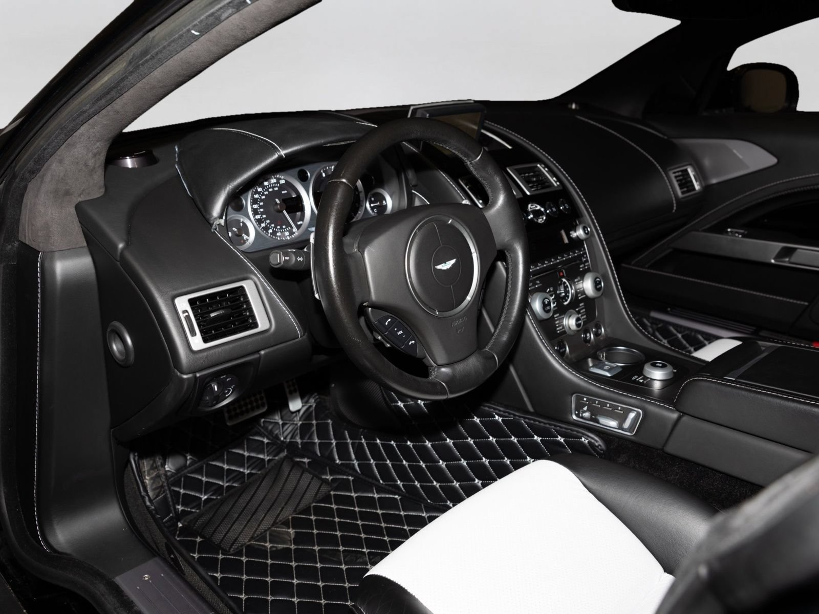 Used 2011 Aston Martin Rapide RWD image 5