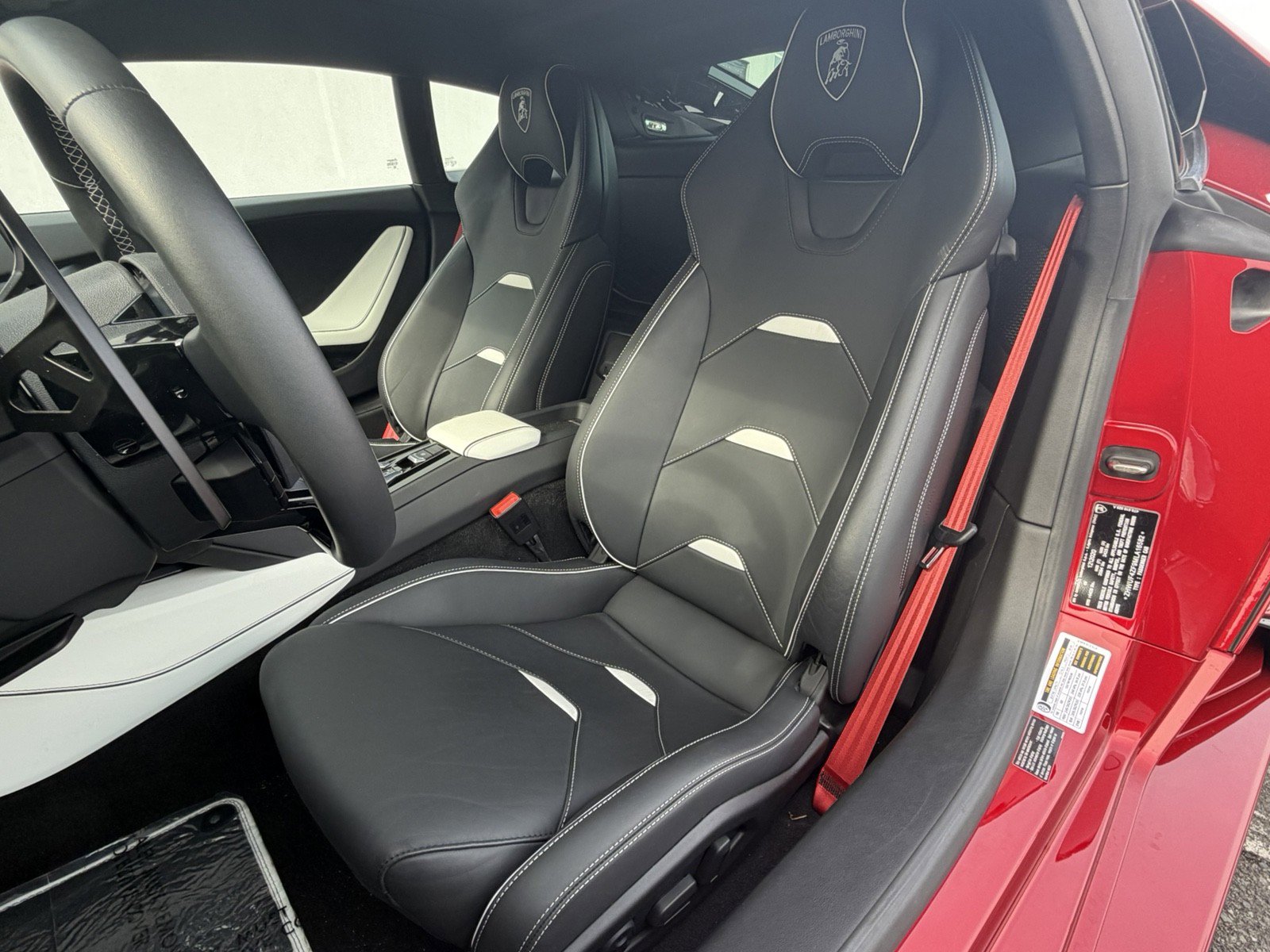 Used 2021 Lamborghini Huracan EVO image 14