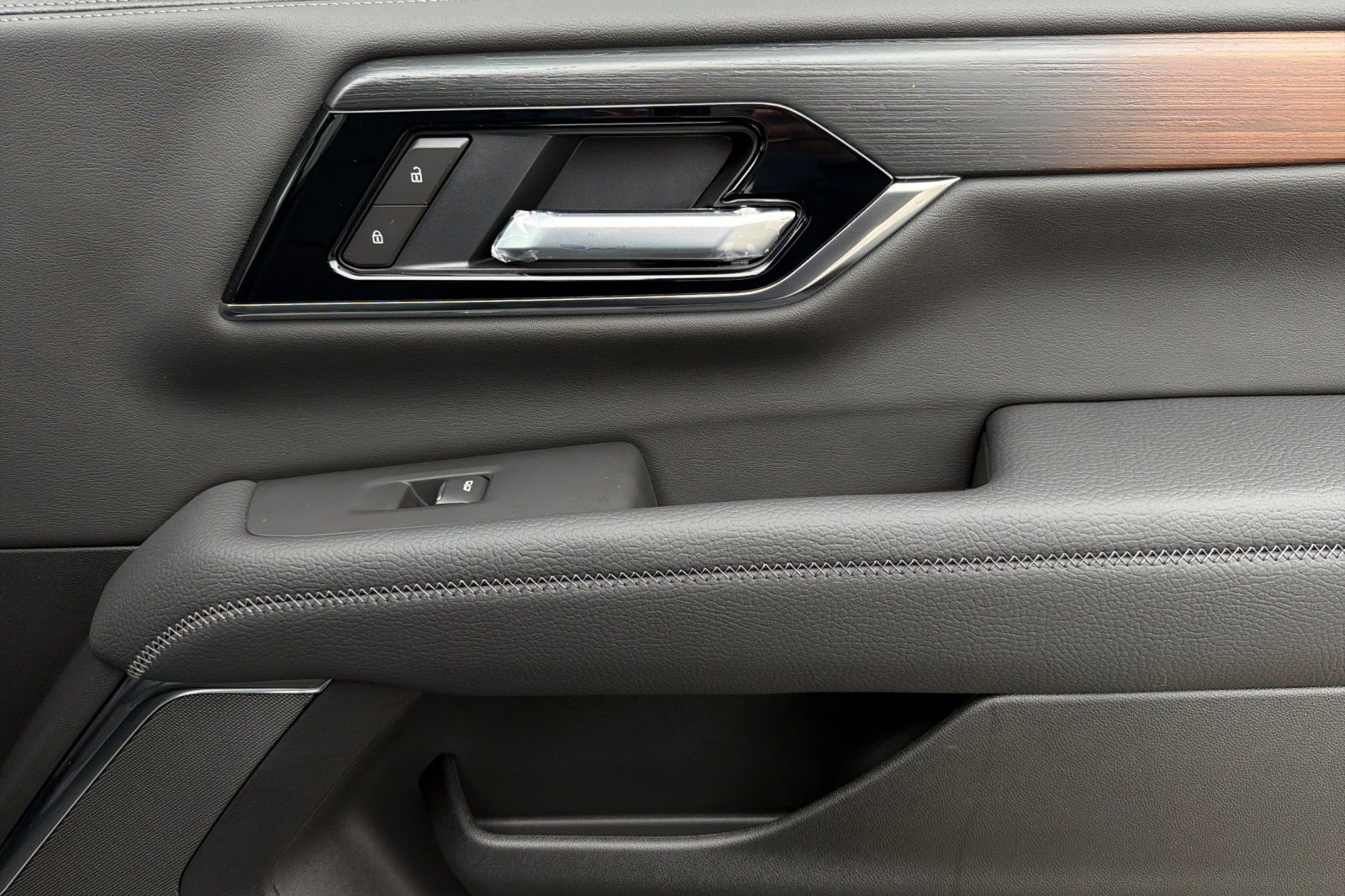 New 2026 GMC Yukon XL Denali image 19