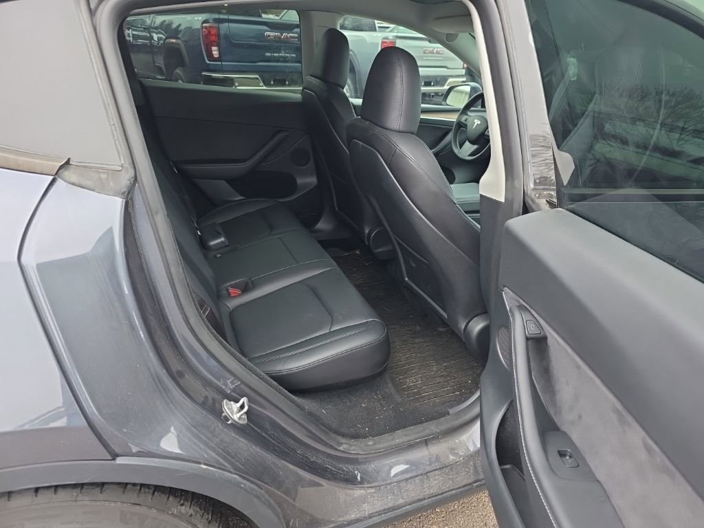 Used 2023 Tesla Model Y Performance image 12