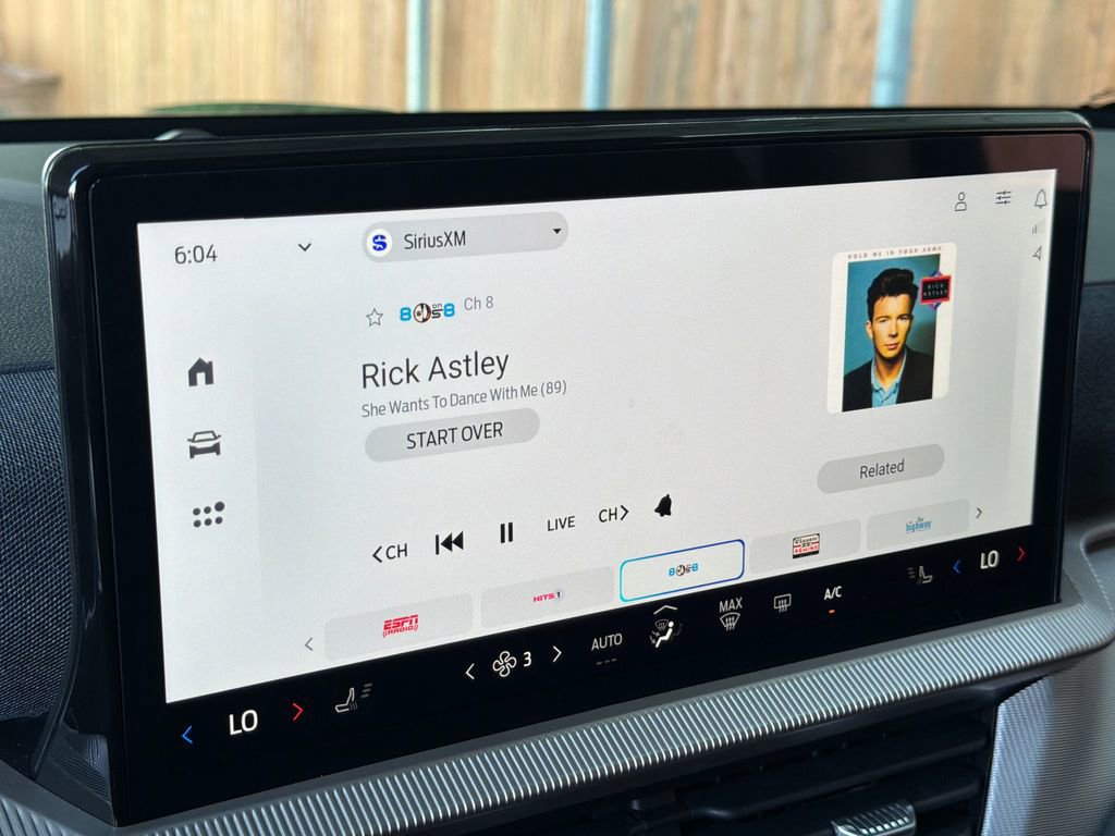 Used 2025 Ford Explorer Active image 9