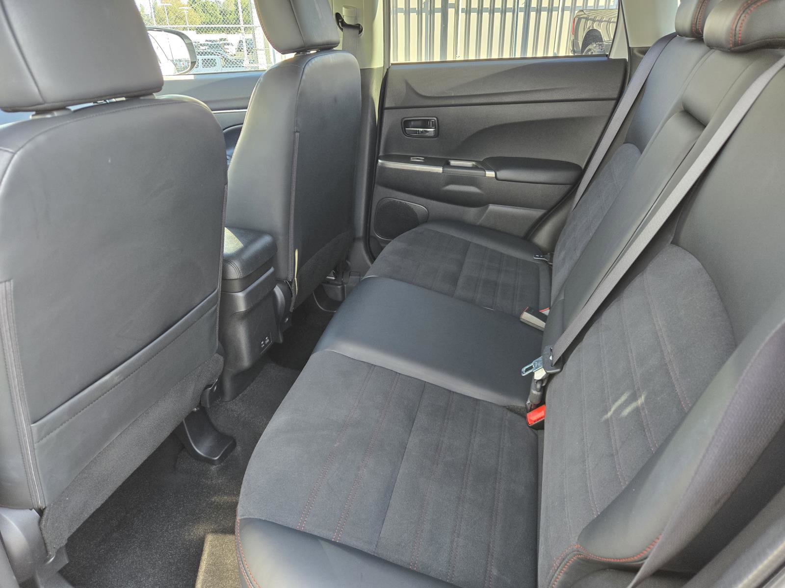 Used 2024 Mitsubishi Outlander Sport SE image 25