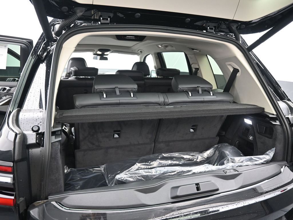 New 2026 BMW X7 xDrive40i w/ Premium Package image 17