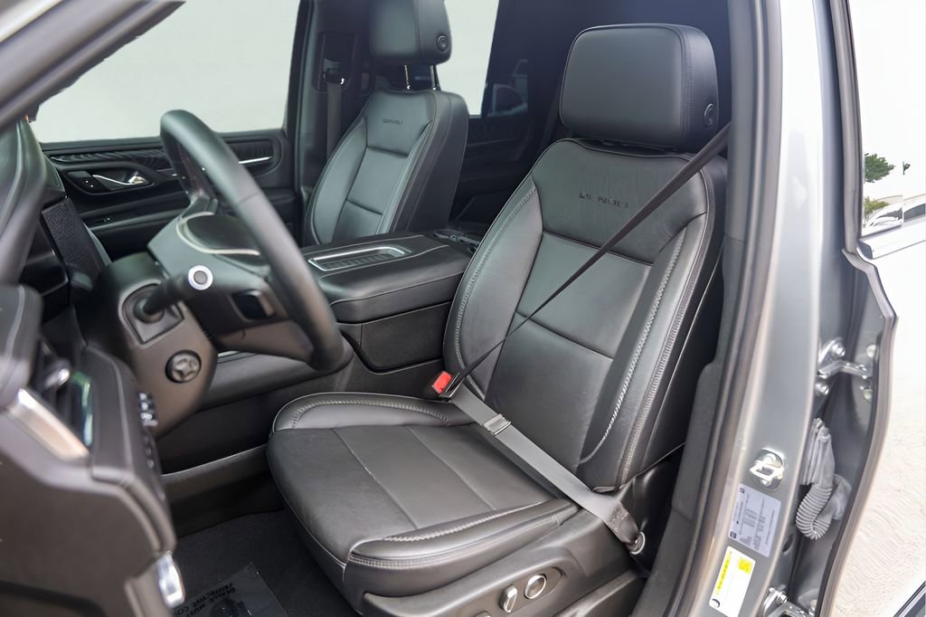 Used 2023 GMC Yukon Denali AWD/4WD image 10