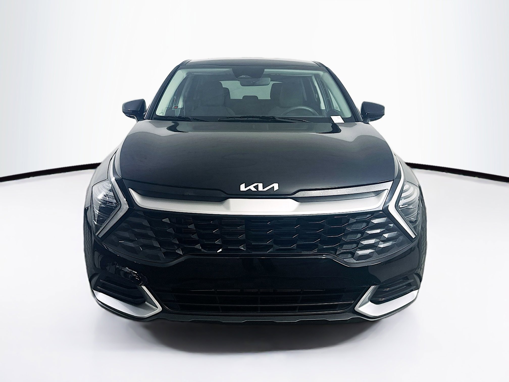 Used 2025 Kia Sportage LX image 2