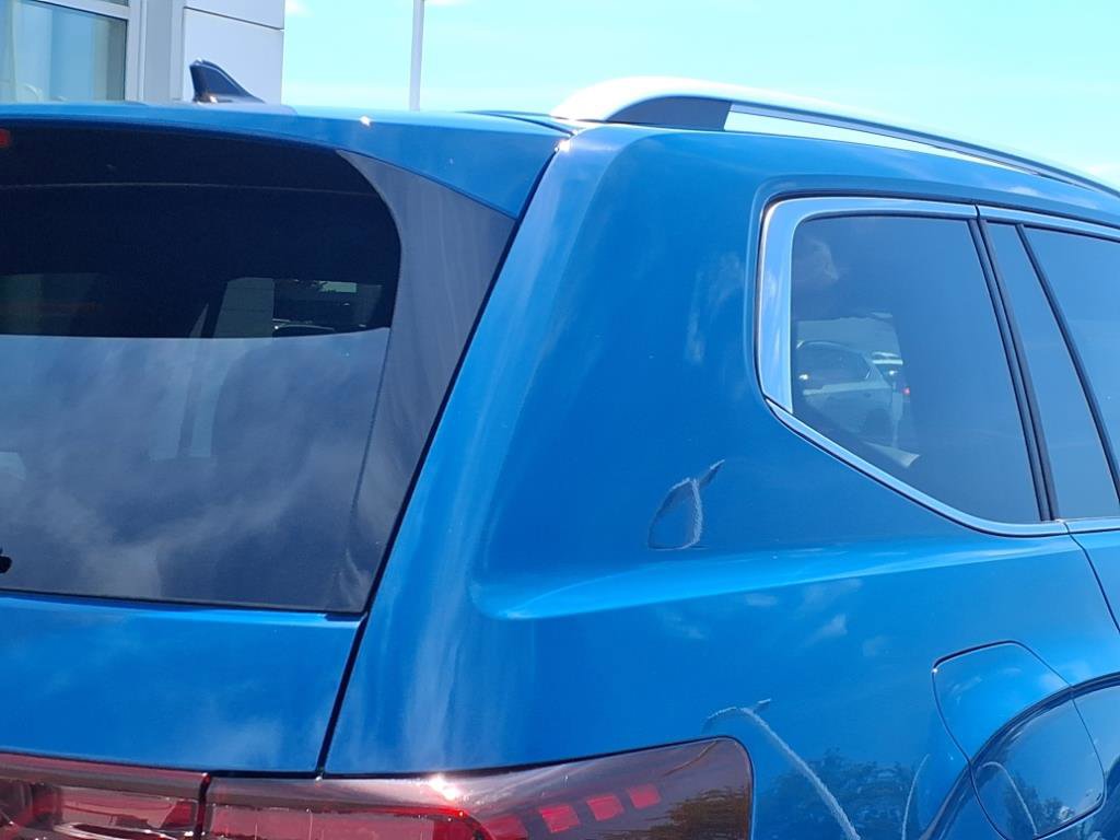 Certified 2025 Volkswagen Atlas SEL Premium R-Line image 29