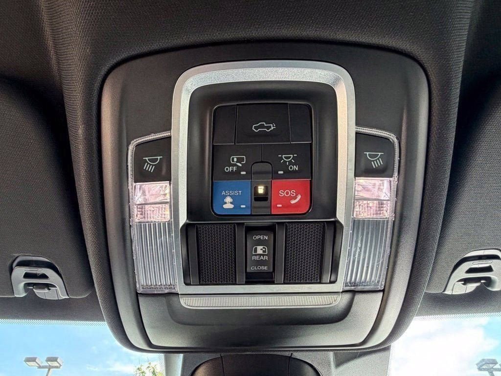 Certified 2022 RAM 1500 Limited RWD image 31
