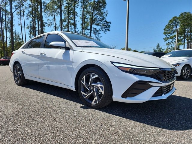New 2025 Hyundai Elantra SEL