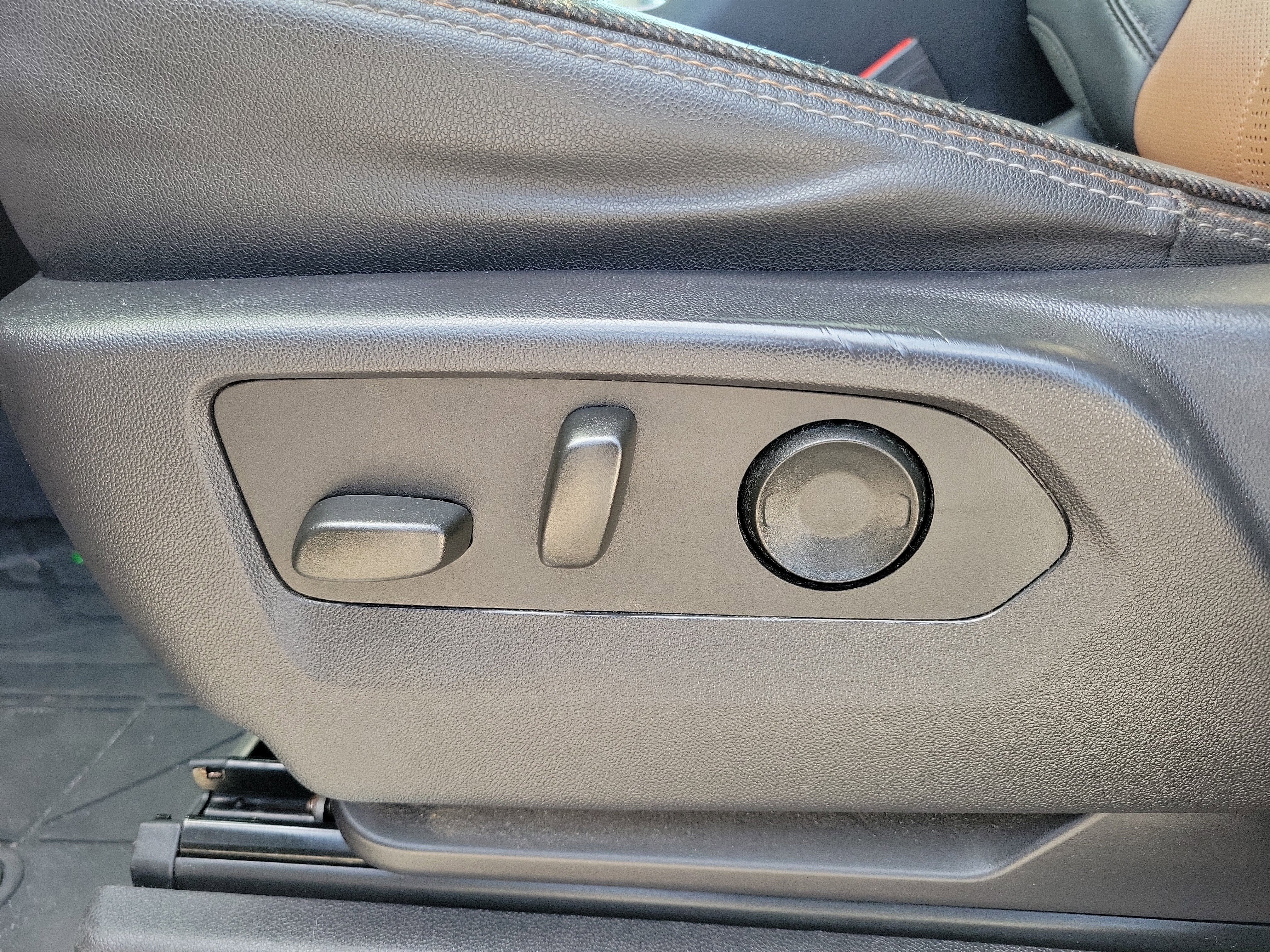 Used 2024 Chevrolet Silverado 3500 High Country w/ Technology Package image 22