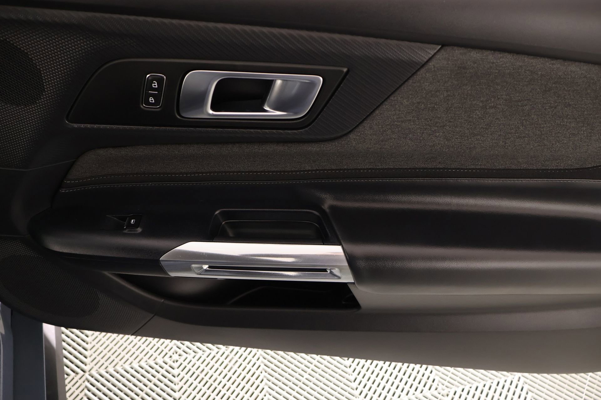 Used 2025 Ford Mustang EcoBoost image 15