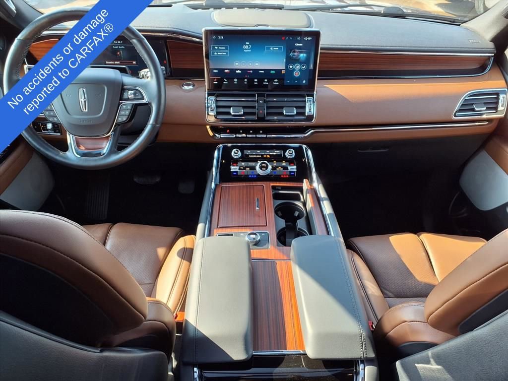 Used 2023 Lincoln Navigator Reserve image 14