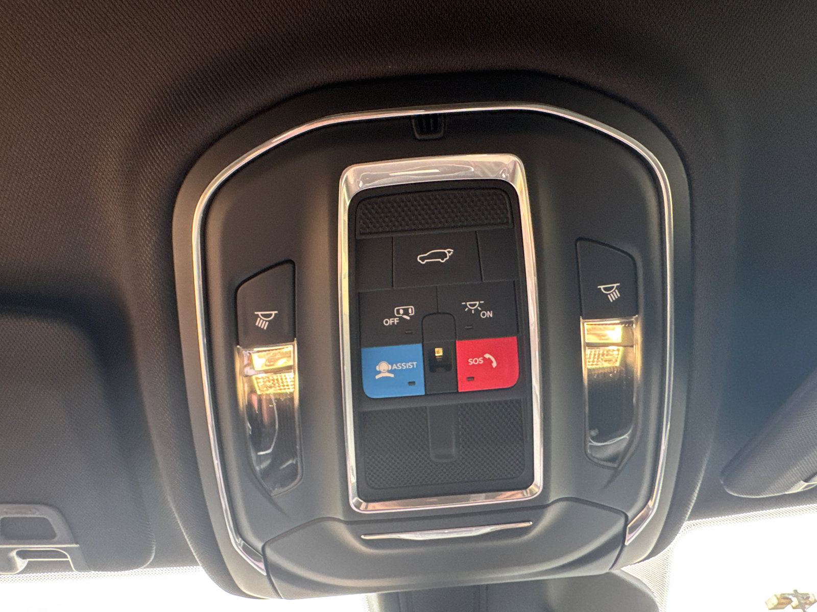 New 2026 Jeep Grand Cherokee Altitude RWD image 31