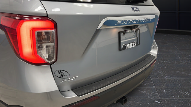 Used 2024 Ford Explorer XLT AWD/4WD image 37
