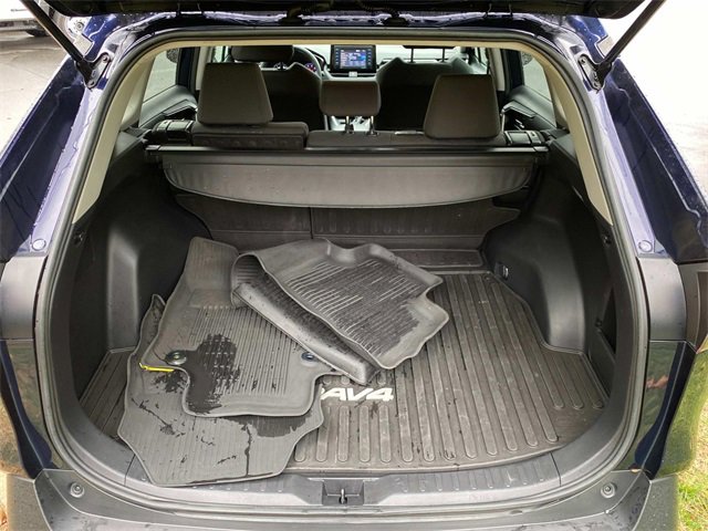 Used 2021 Toyota RAV4 XLE image 28