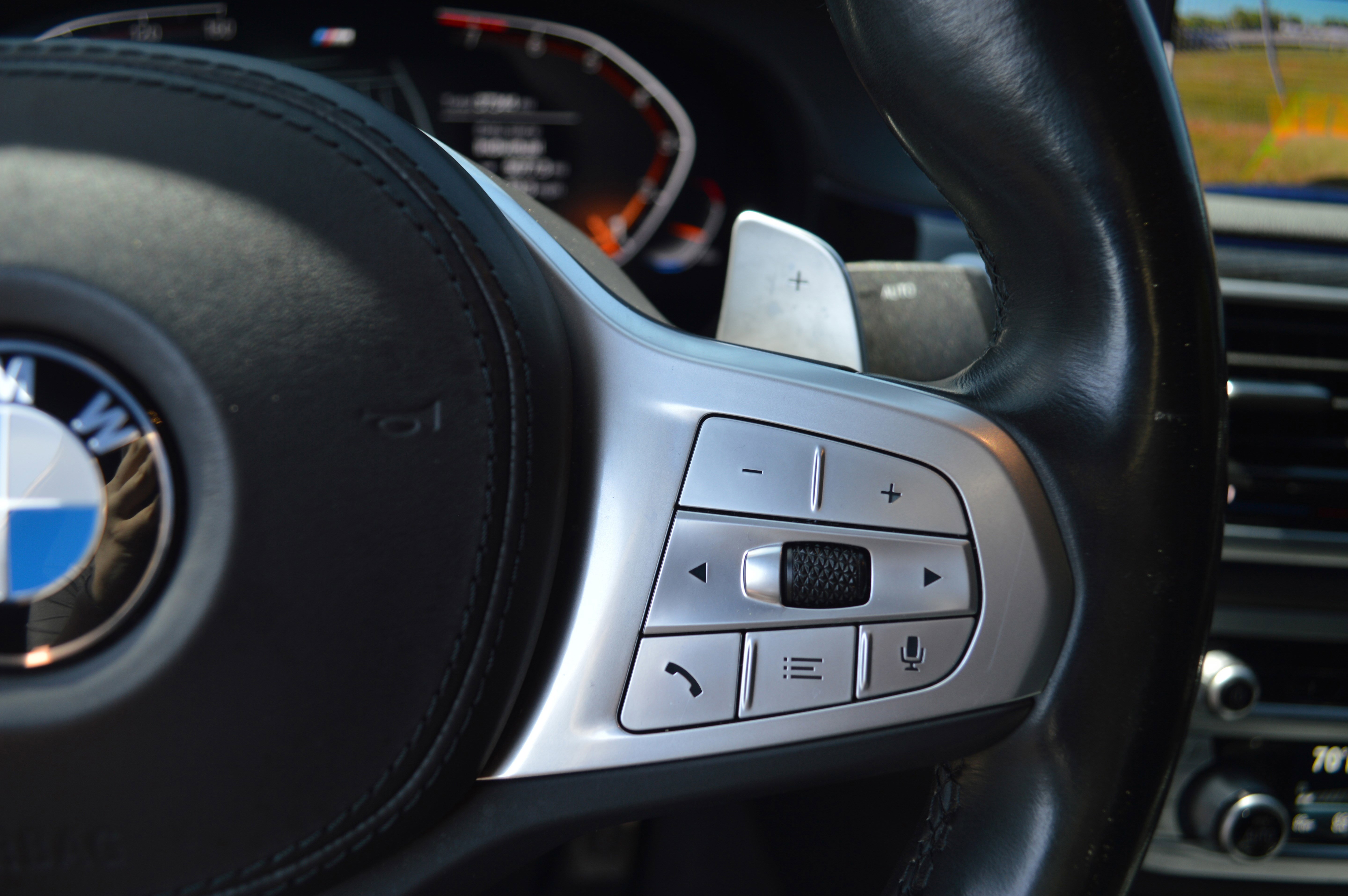 Used 2022 BMW 740i w/ M Sport Package image 15