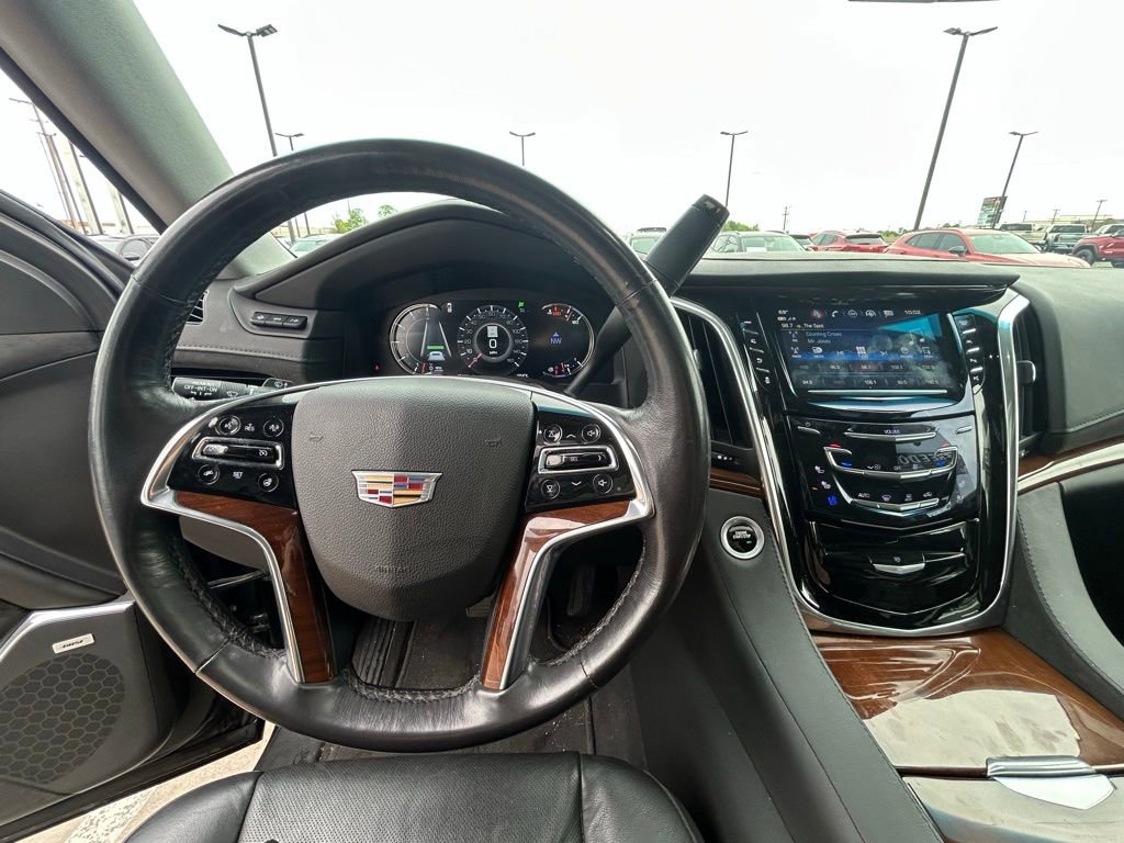 Used 2019 Cadillac Escalade Luxury image 10