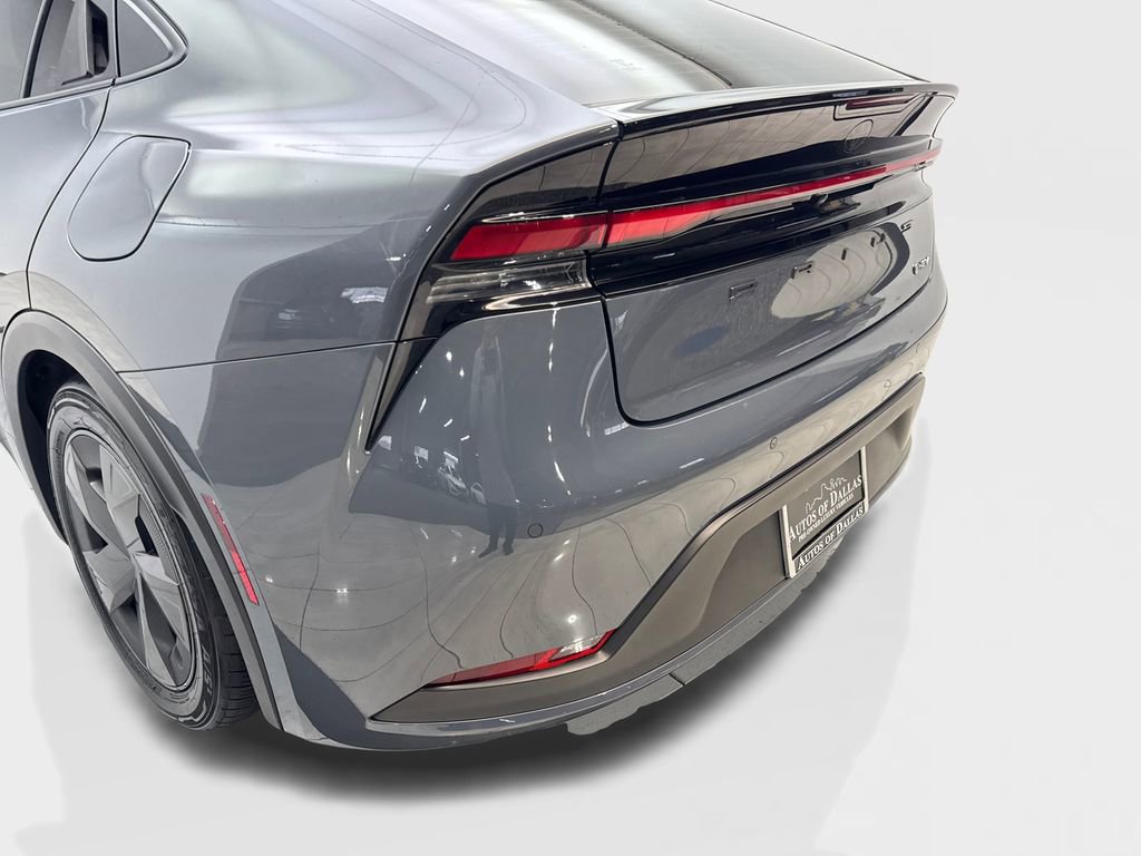 Used 2025 Toyota Prius LE FWD image 19