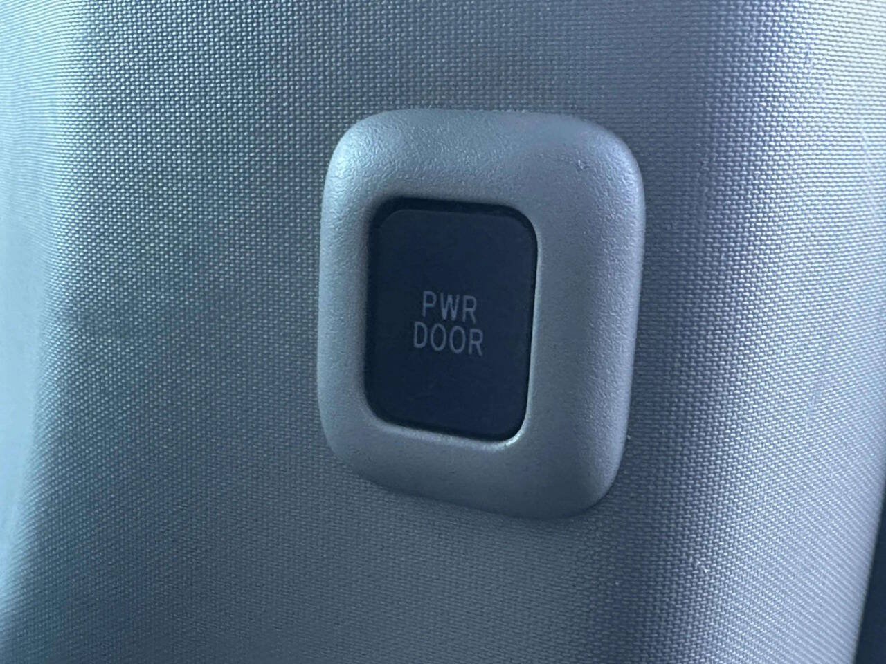 Used 2017 Toyota Sienna LE AWD/4WD image 17
