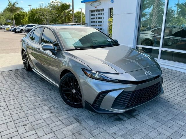 Used 2025 Toyota Camry SE w/ Multimedia Upgrade Package FWD video 1