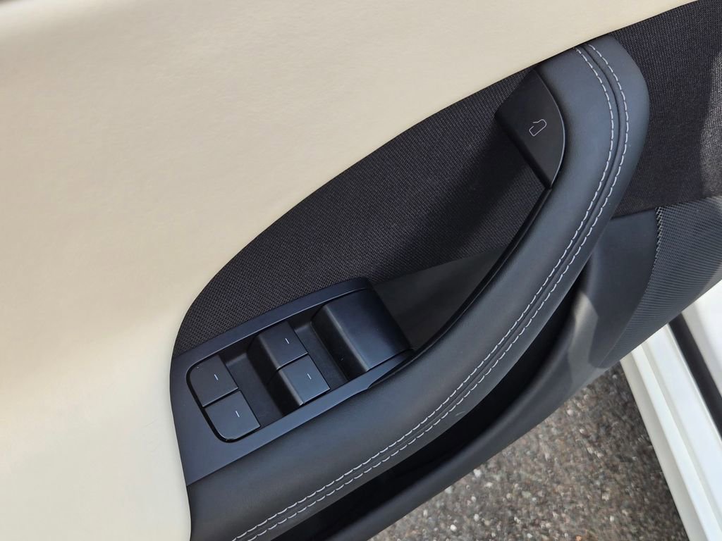 Used 2023 Tesla Model S Standard Range image 11