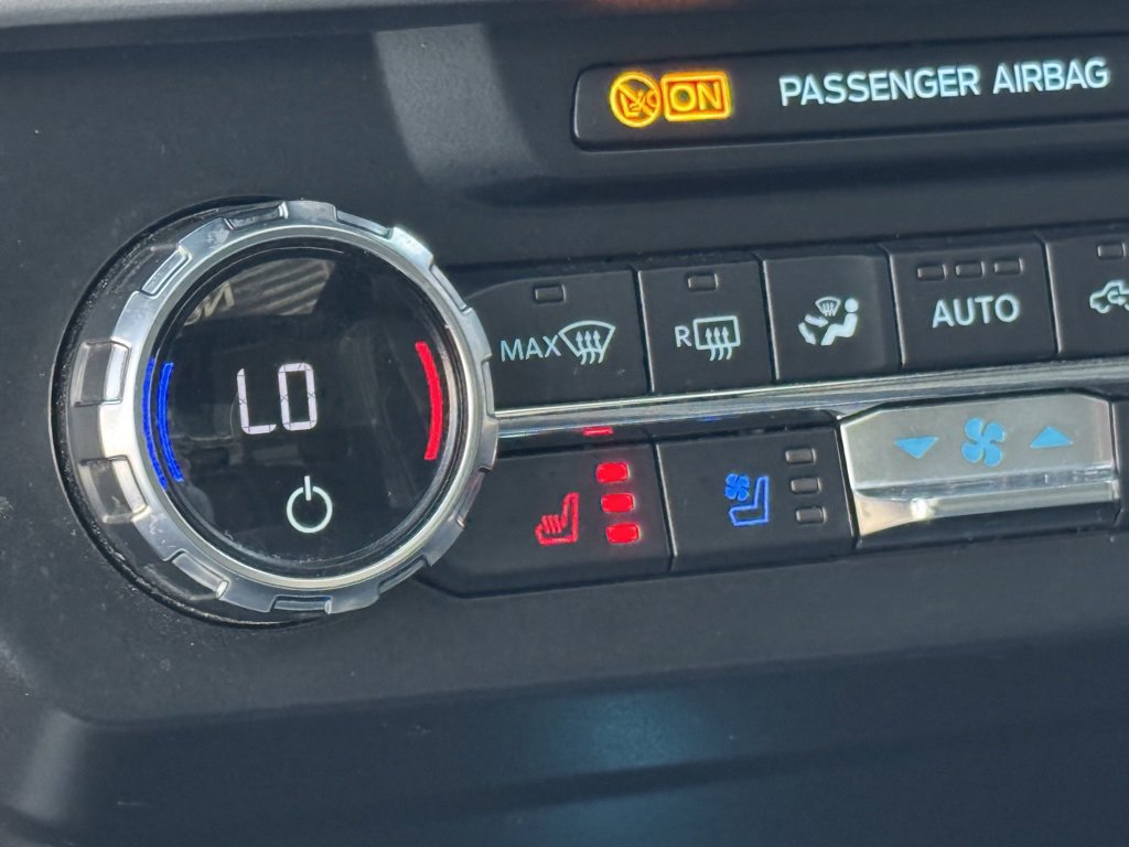 Used 2022 Ford F350 Lariat w/ Black Appearance Package image 40