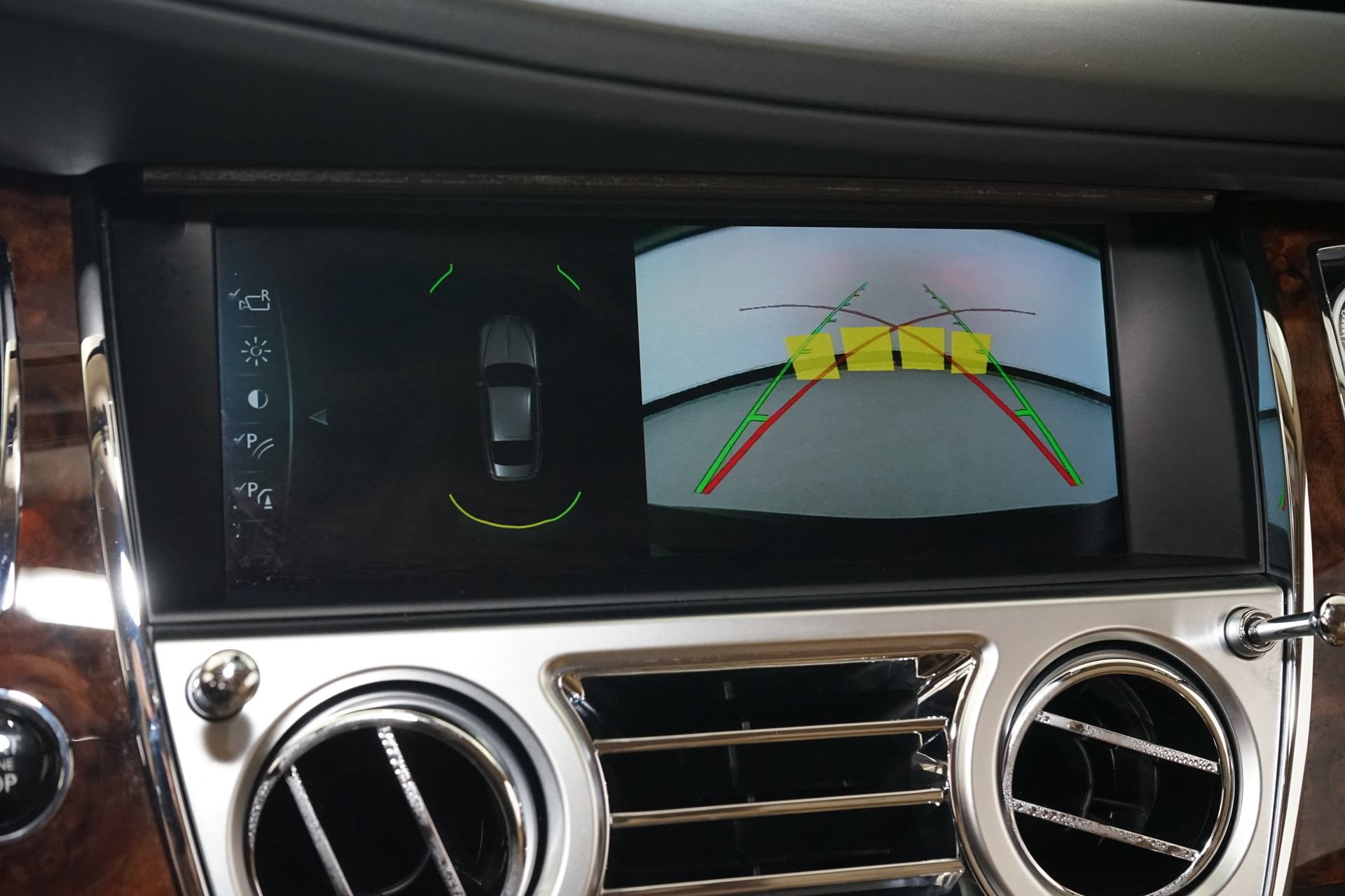 Used 2019 Rolls-Royce Wraith RWD image 17