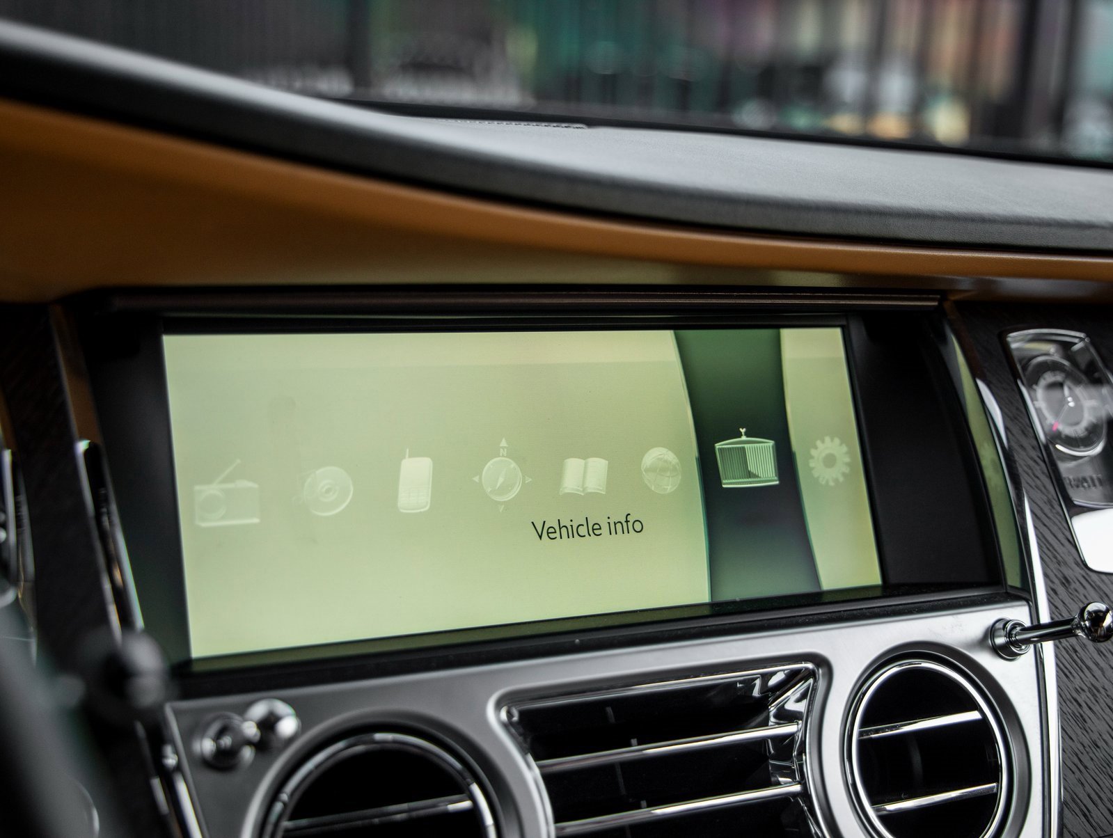 Used 2017 Rolls-Royce Wraith image 34