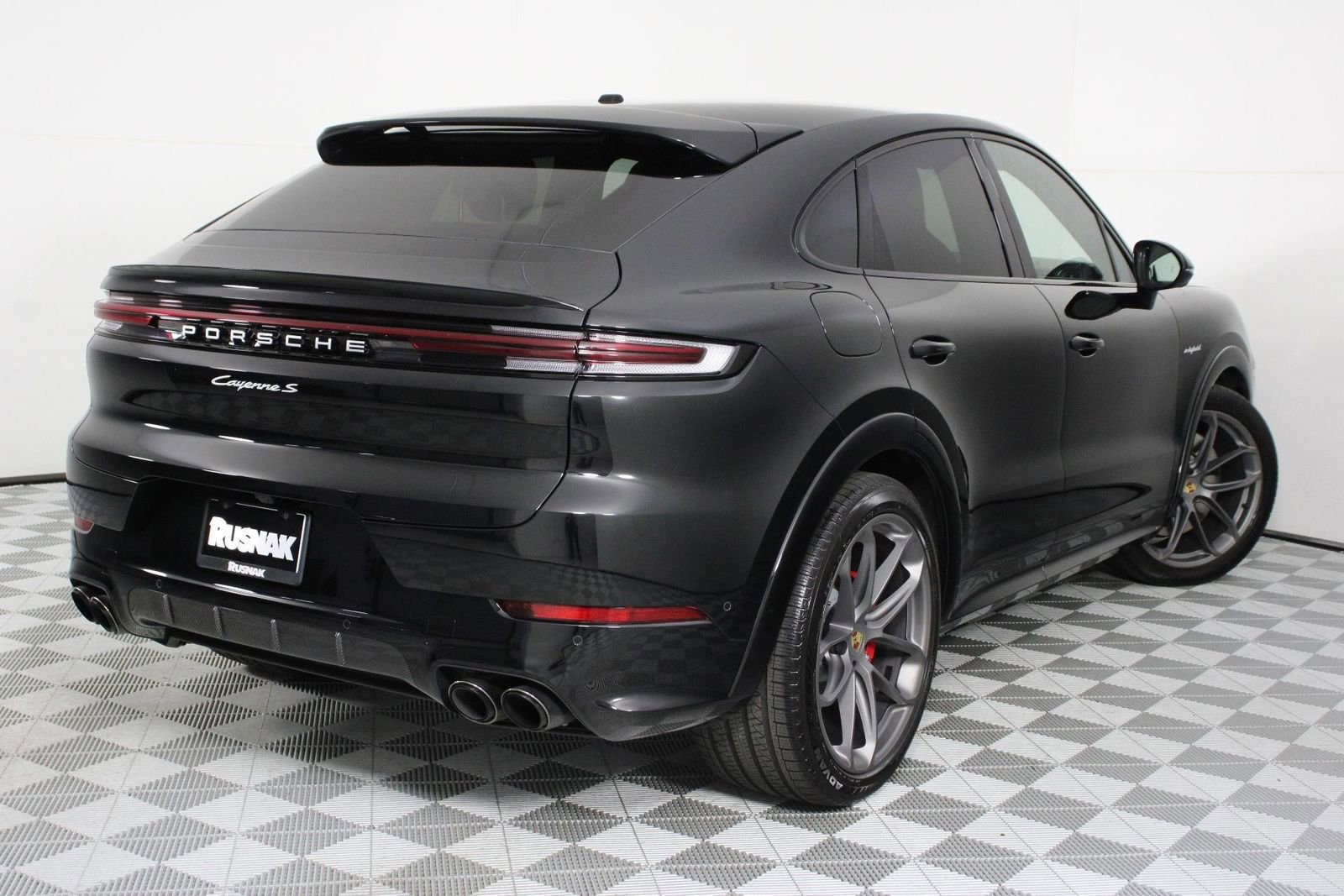 Certified 2025 Porsche Cayenne S image 7