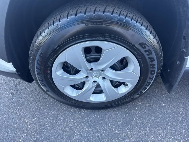 Used 2025 Toyota RAV4 LE AWD/4WD image 29