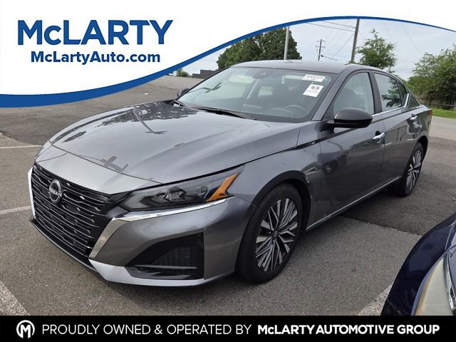 Used 2025 Nissan Altima 2.5 SV FWD image 1