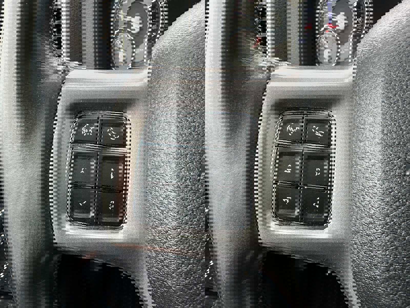 Used 2018 RAM 1500 Limited image 33