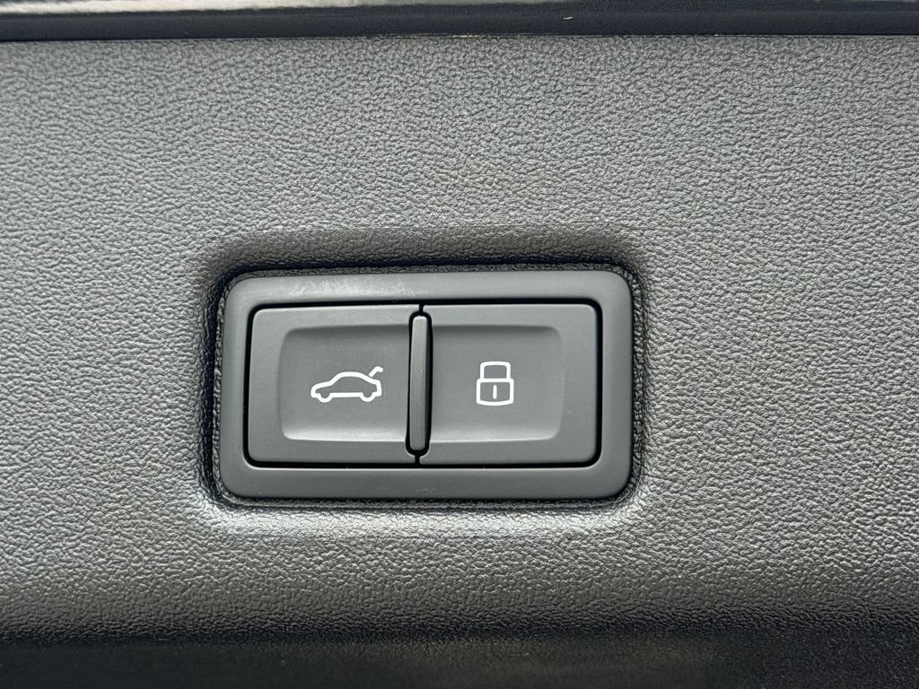 Certified 2025 Audi Q5 Prestige AWD/4WD image 21